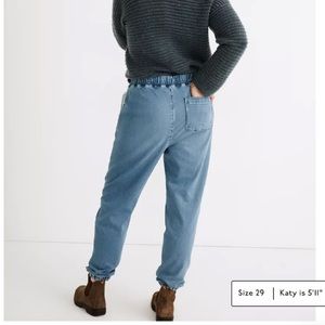 Sweat pant jeans in nealy wash